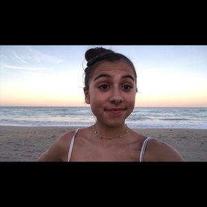 Meet your Posher, Ella